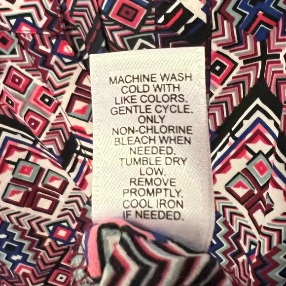 Cato Pink Red Geometrical Print Pullover Blouse V-neck 3/4 Sleeves Size XL - Picture 4 of 7